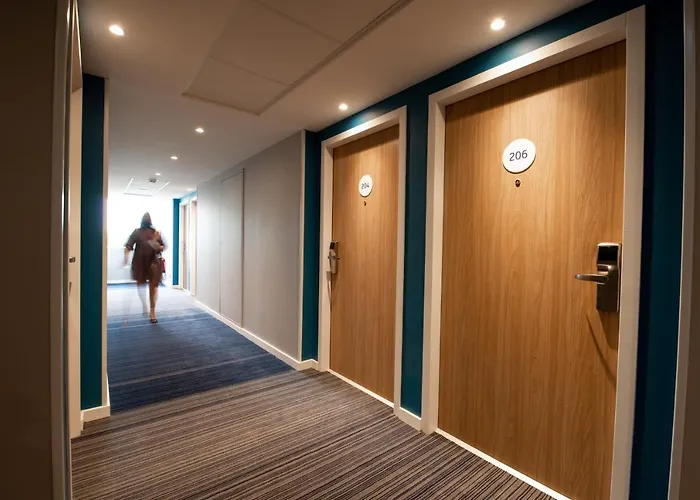 Express - Arcachon - La Teste, An Ihg La Teste-de-Buch